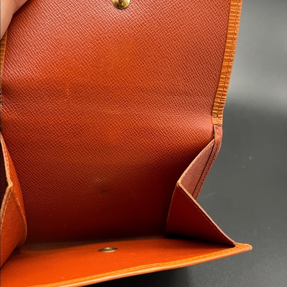 Louis Vuitton Epi Kenyan Fawn Bifold Wallet w/ Snap Coin Pocket – Vintage COA - Picture 12 of 13